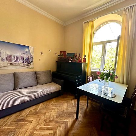 Karson Family Hostel & Guest House Γιερεβάν Εξωτερικό φωτογραφία